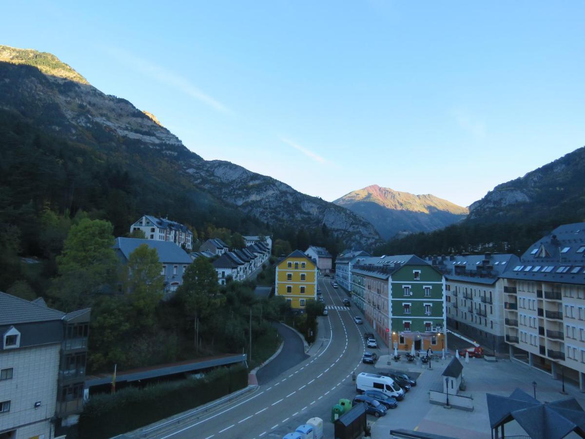 Ático Dúplex reformado con vistas a la montaña Canfranc Exterior foto